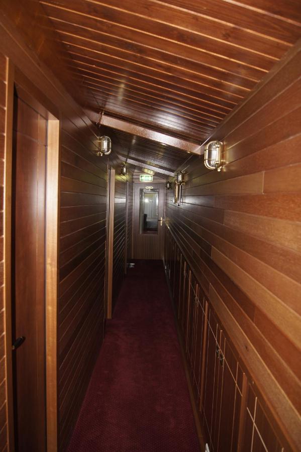 Blackpearl Boat&Breakfast Тернеузен Экстерьер фото